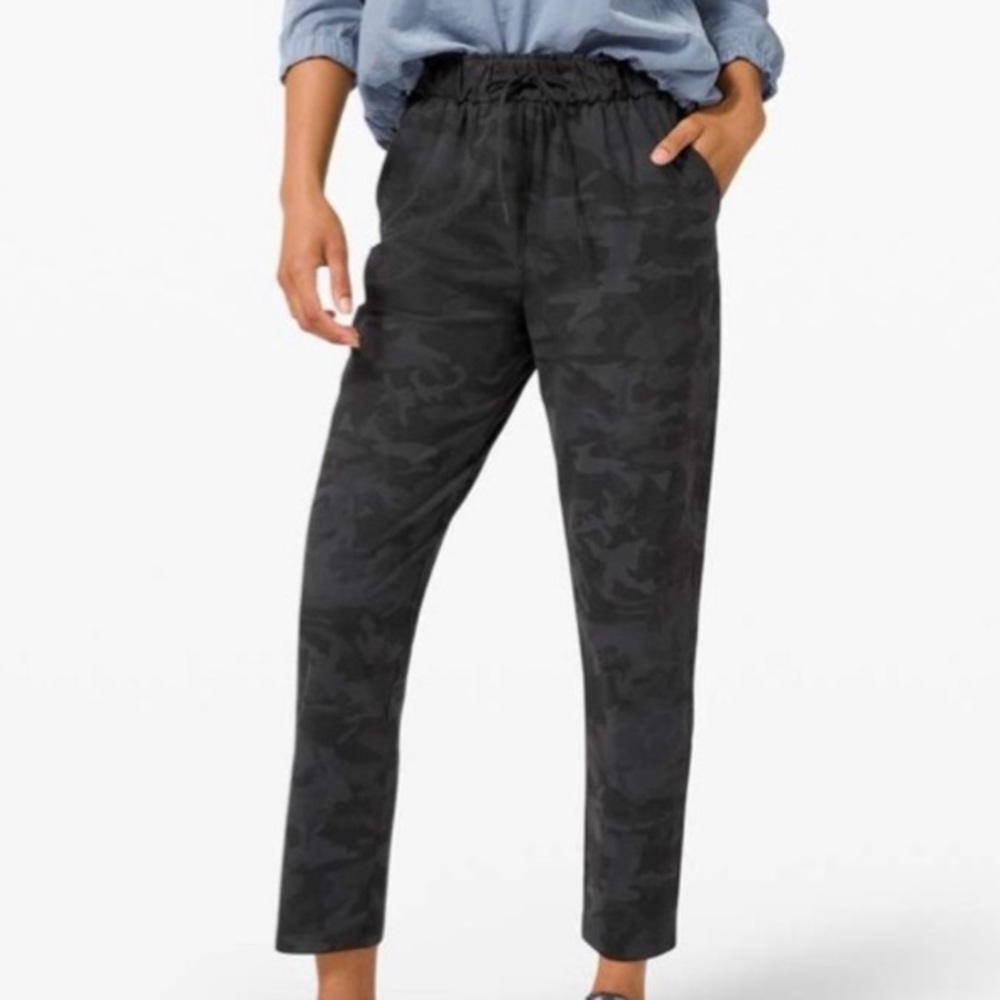 Lululemon Stretch High Rise Pants Camo